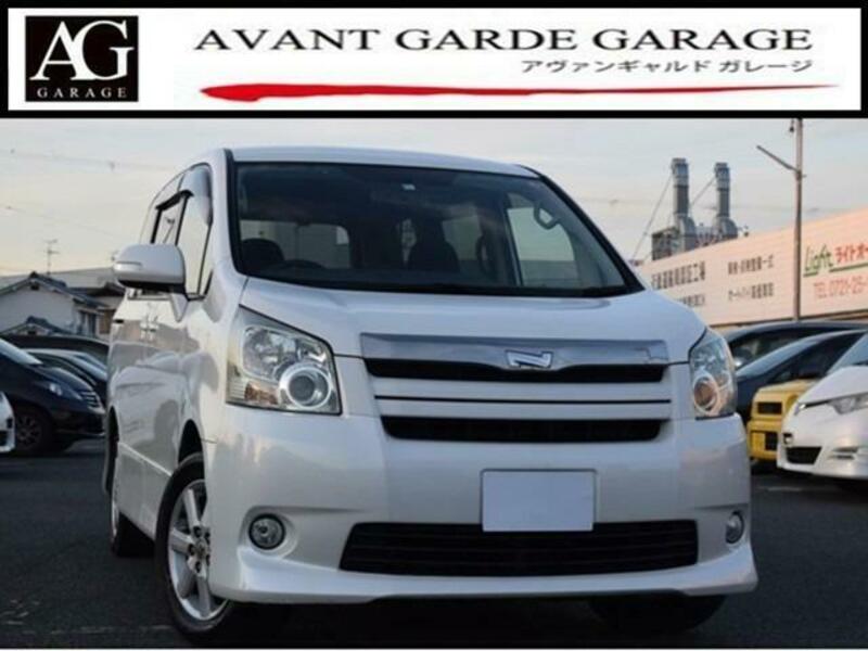 TOYOTA NOAH