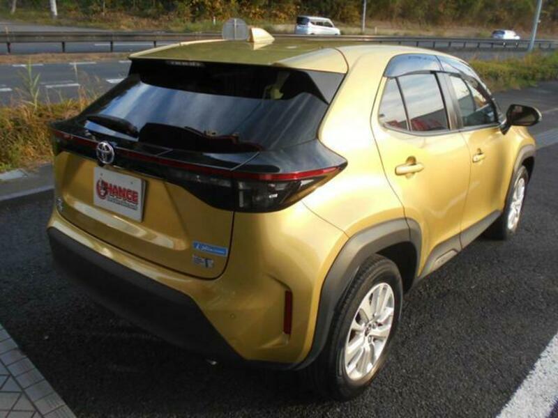 YARIS CROSS