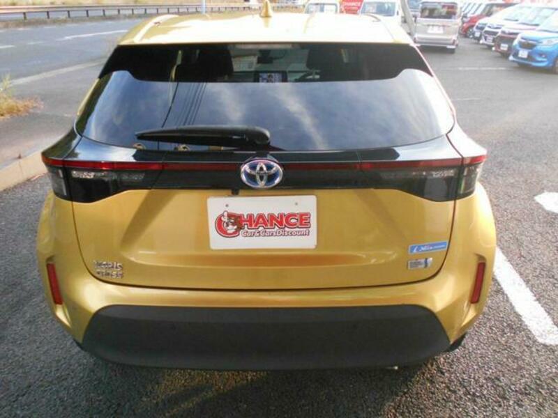 YARIS CROSS