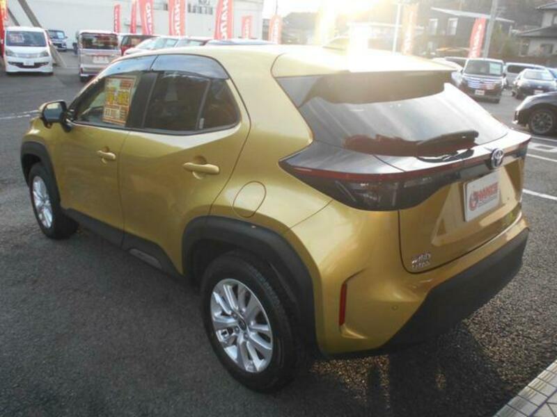 YARIS CROSS