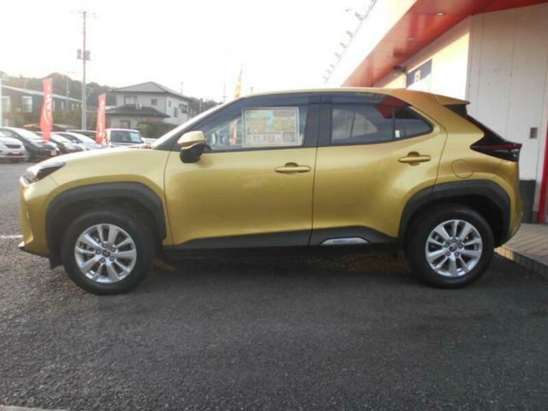 YARIS CROSS