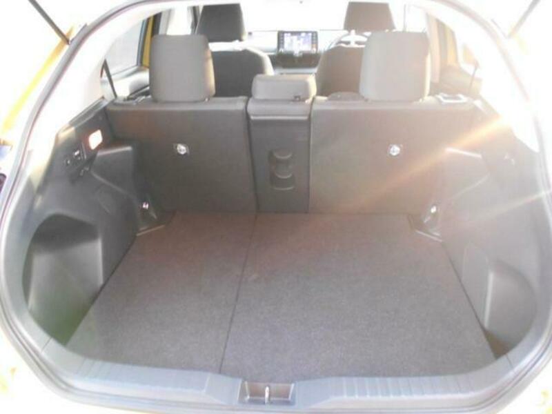 YARIS CROSS