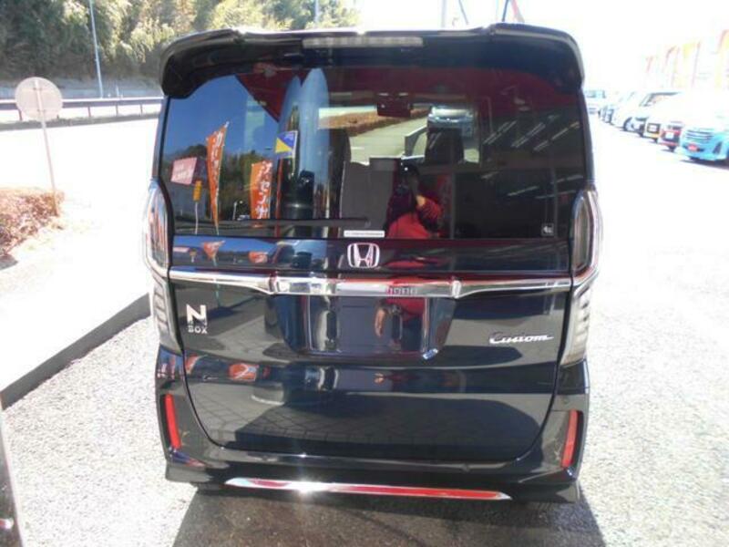 N BOX CUSTOM