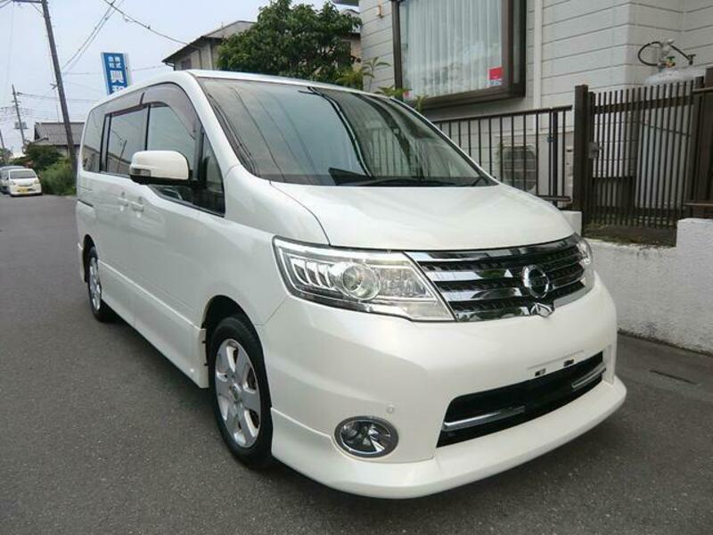 NISSAN SERENA