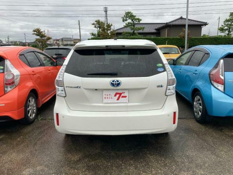 PRIUS ALPHA
