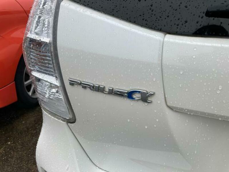 PRIUS ALPHA