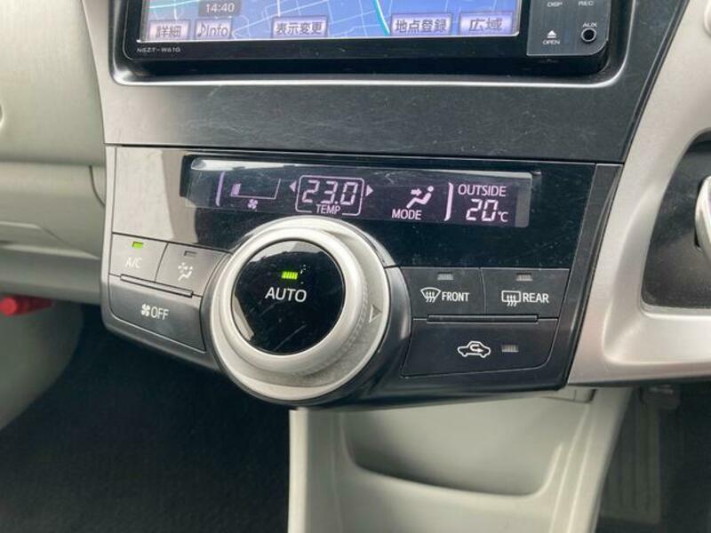 PRIUS ALPHA