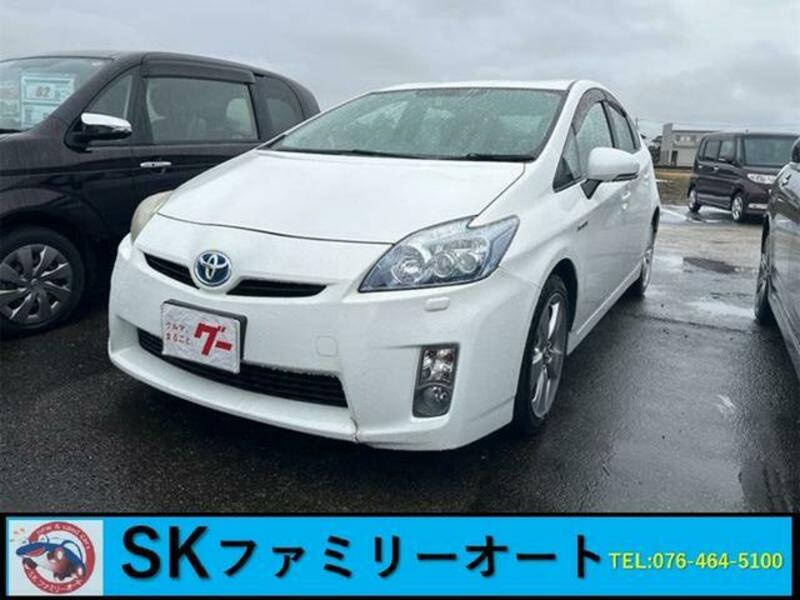 TOYOTA PRIUS