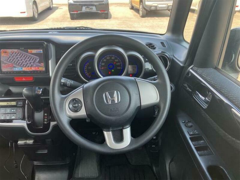 N BOX CUSTOM
