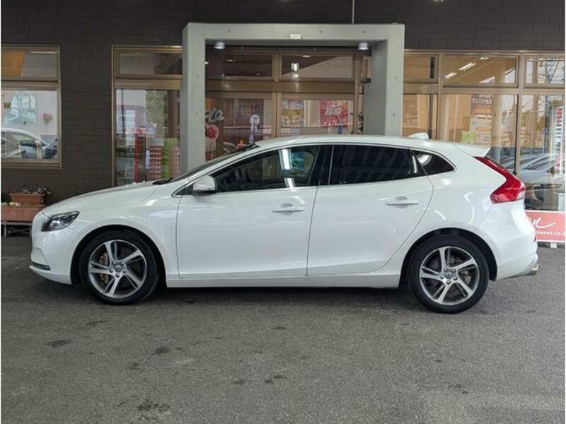 V40