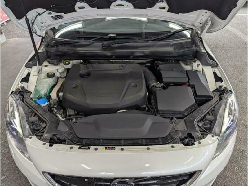 V40