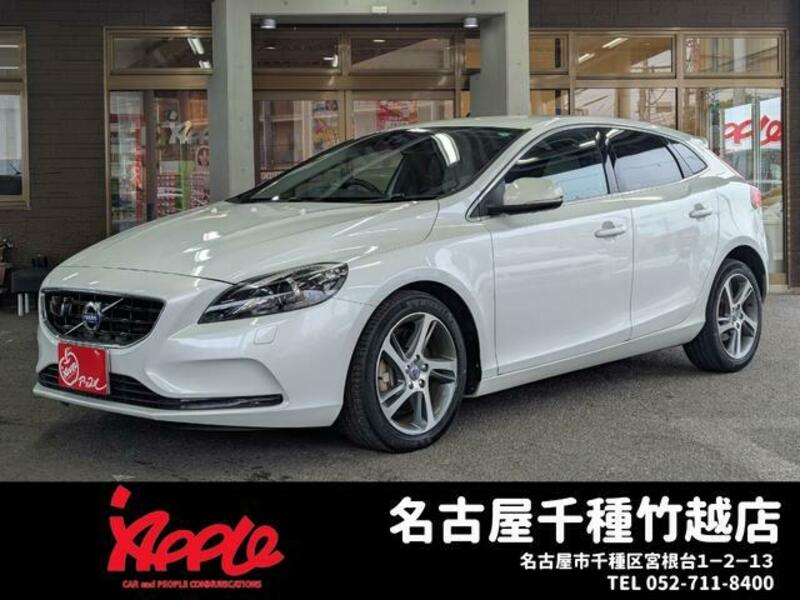 VOLVO V40