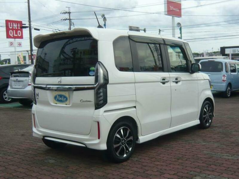 N BOX CUSTOM