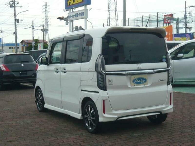 N BOX CUSTOM