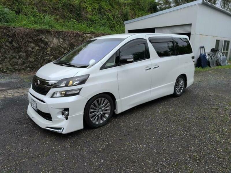 TOYOTA VELLFIRE