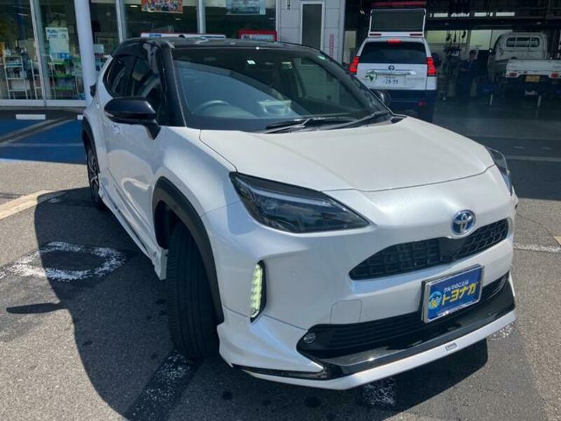 YARIS CROSS