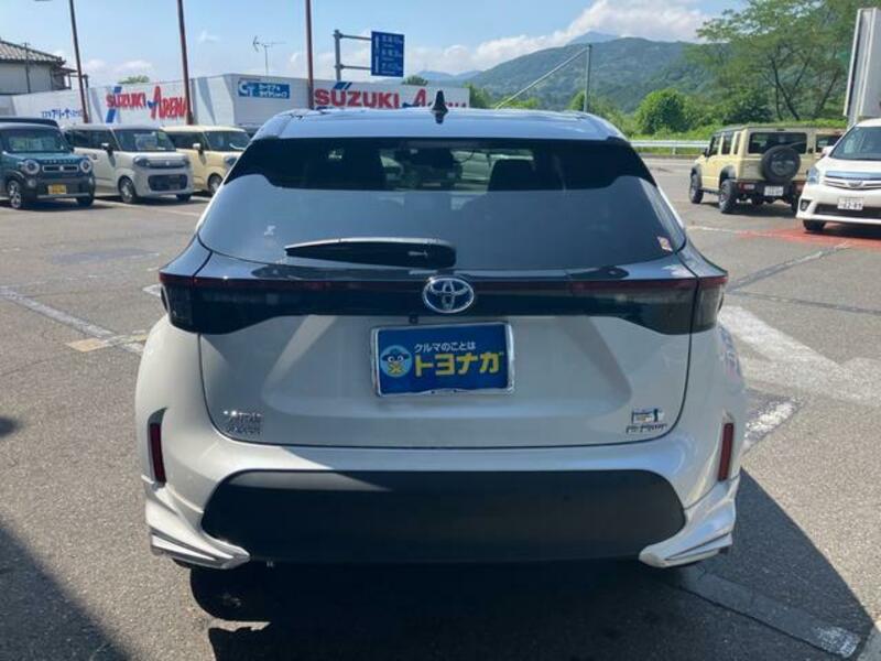 YARIS CROSS