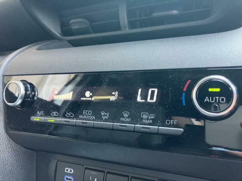 YARIS CROSS