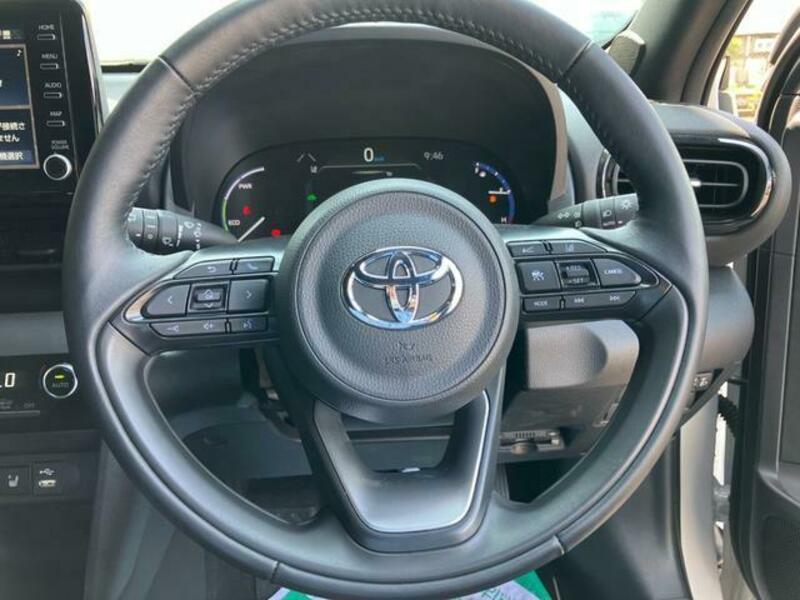 YARIS CROSS