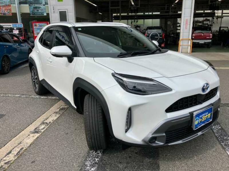 YARIS CROSS