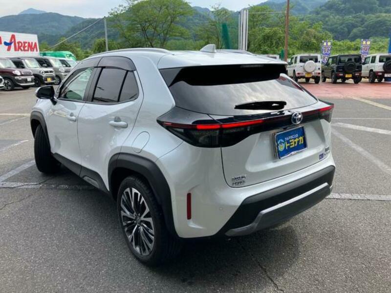 YARIS CROSS