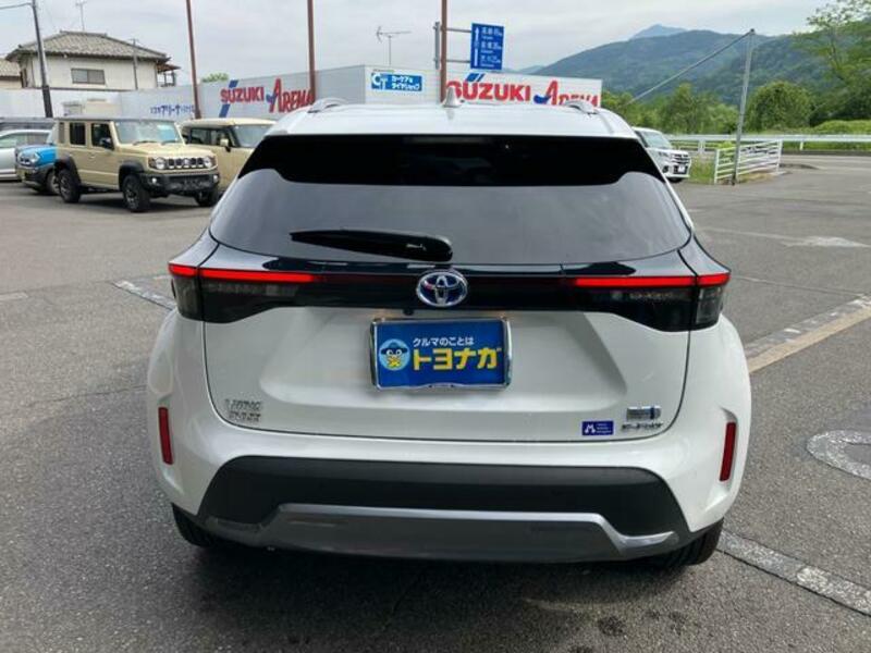 YARIS CROSS