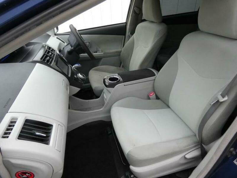 PRIUS ALPHA
