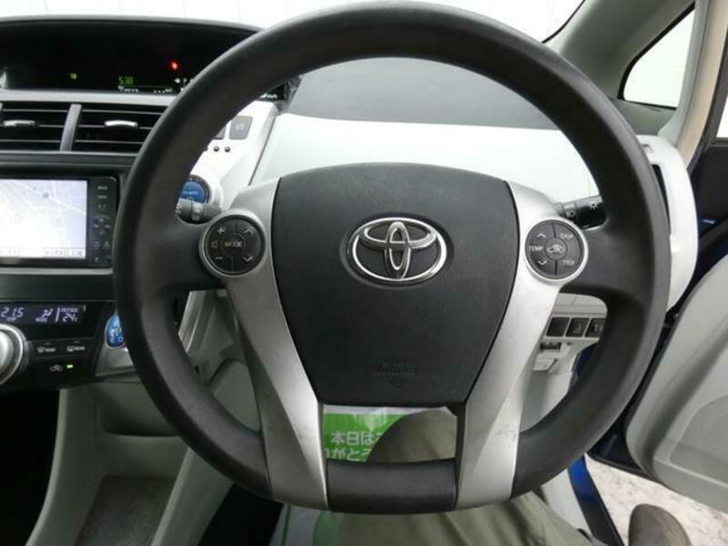 PRIUS ALPHA