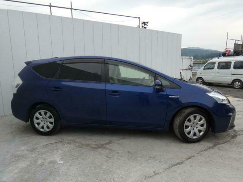 PRIUS ALPHA