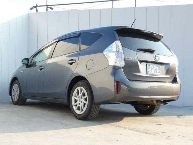 PRIUS ALPHA