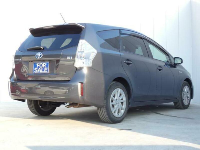 PRIUS ALPHA