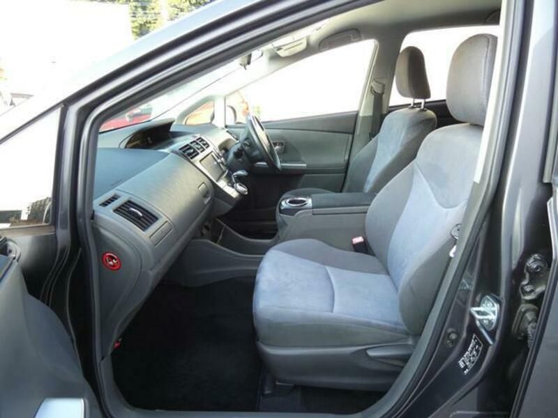 PRIUS ALPHA