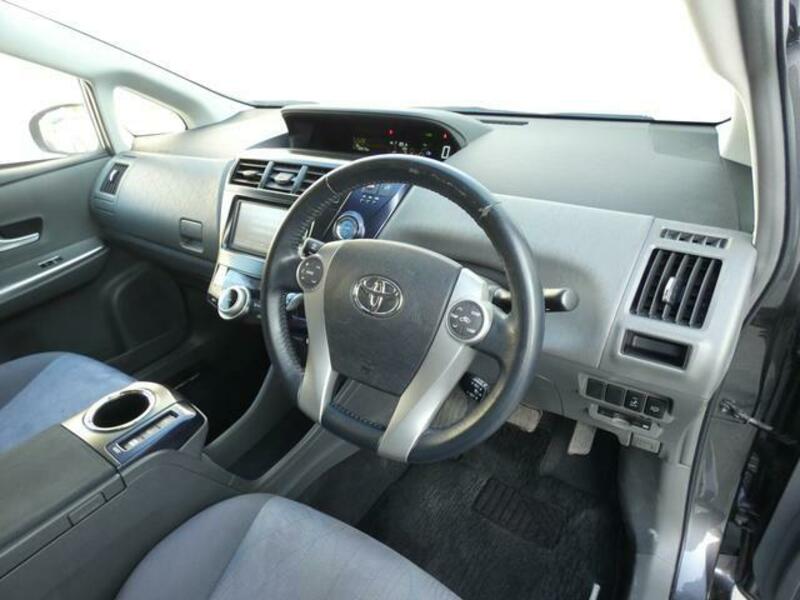 PRIUS ALPHA