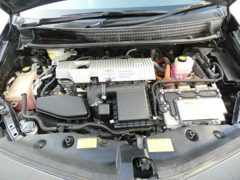 PRIUS ALPHA