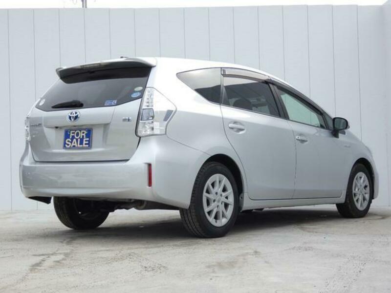 PRIUS ALPHA