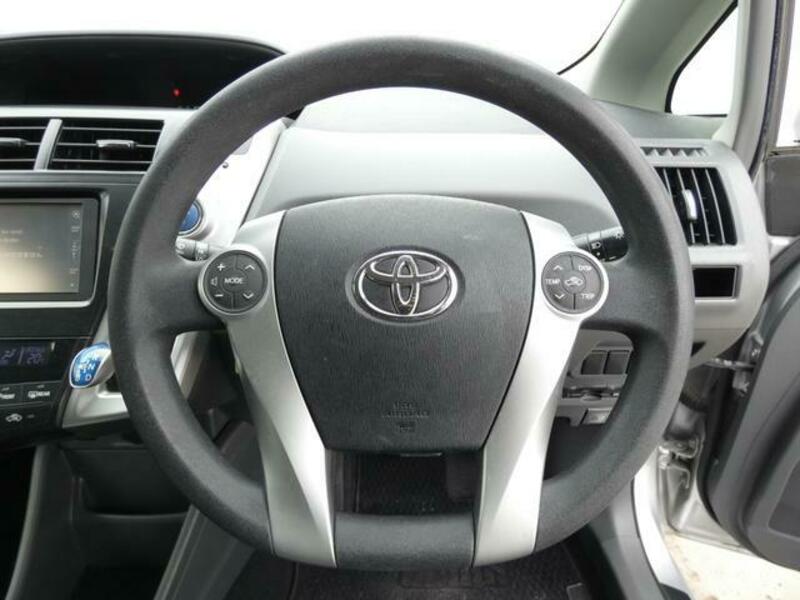PRIUS ALPHA