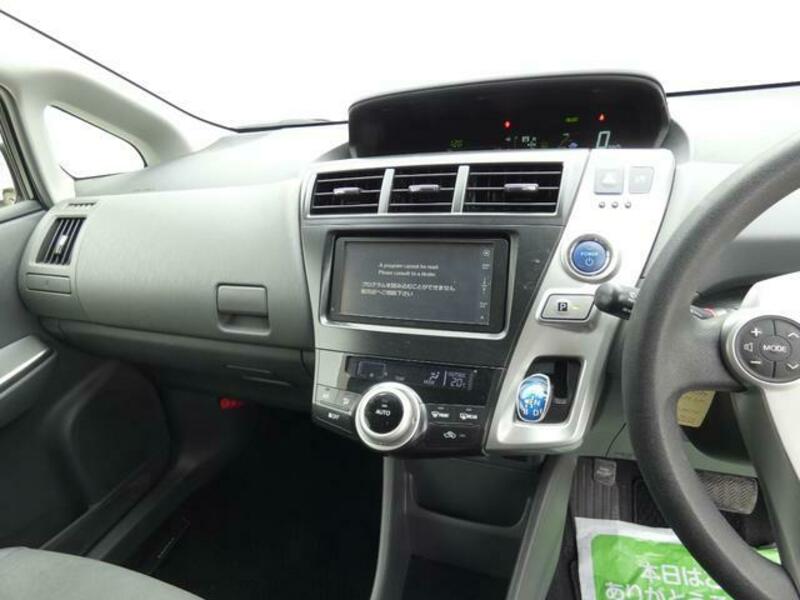 PRIUS ALPHA