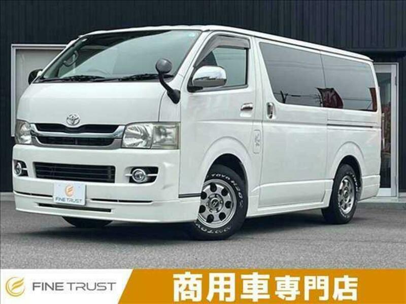 TOYOTA HIACE VAN