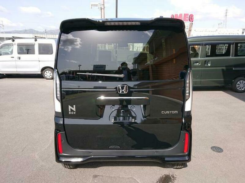 N BOX CUSTOM