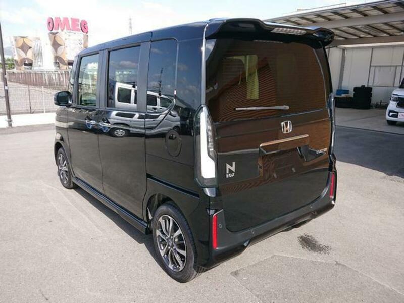 N BOX CUSTOM