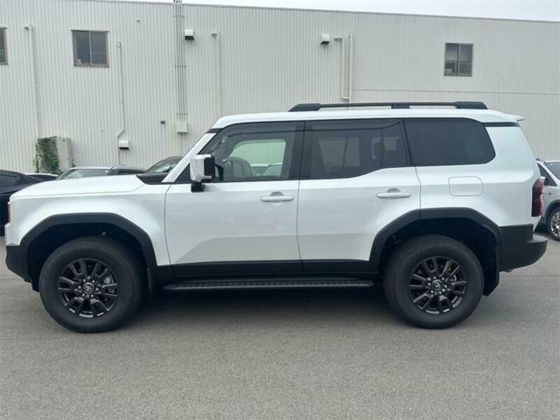 LAND CRUISER 250