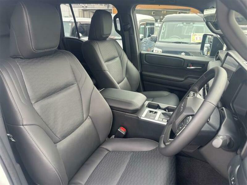 LAND CRUISER 250
