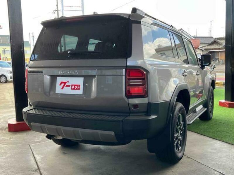 LAND CRUISER 250