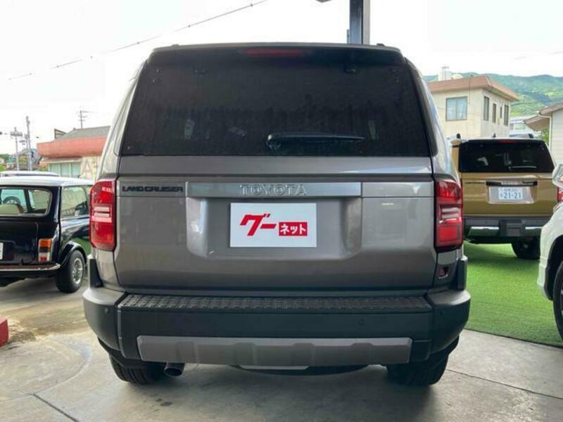 LAND CRUISER 250