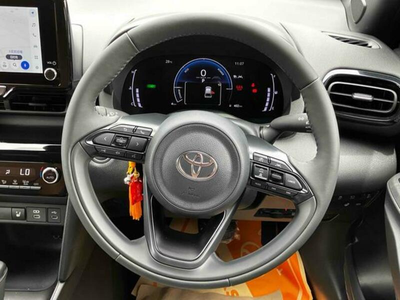 YARIS CROSS