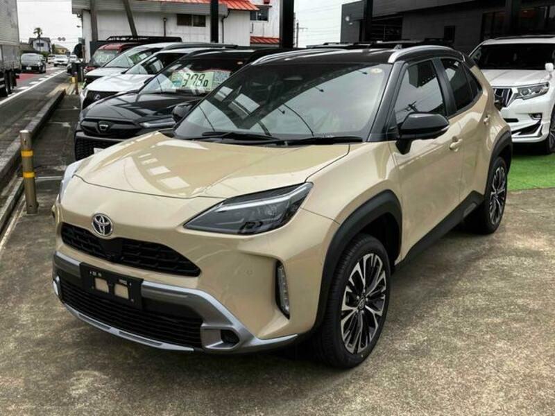 YARIS CROSS