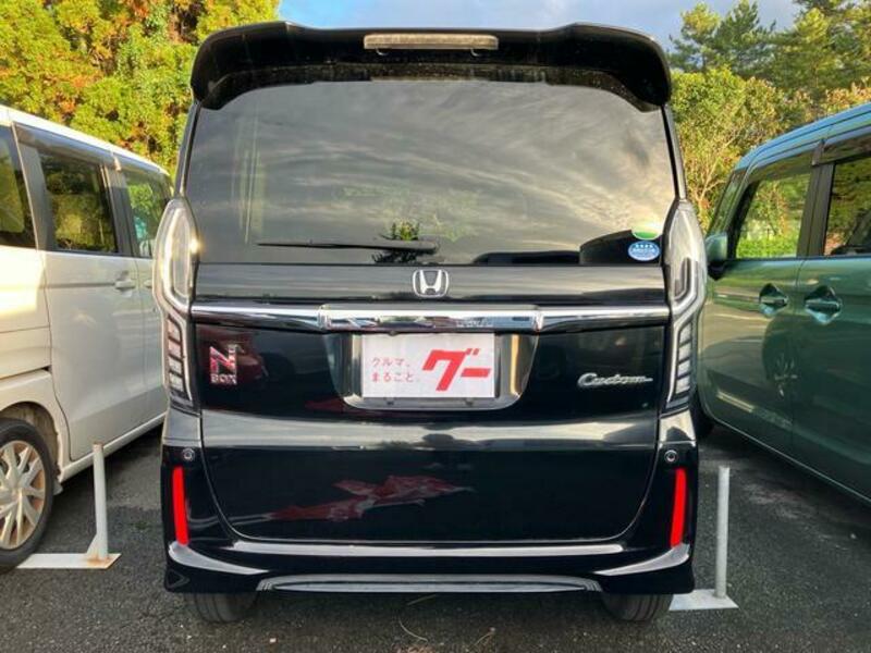 N BOX CUSTOM