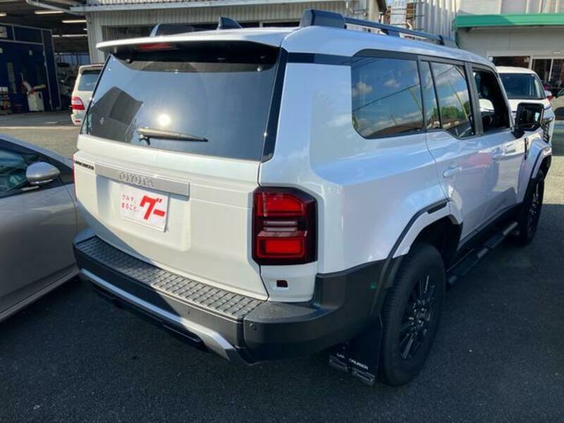 LAND CRUISER 250