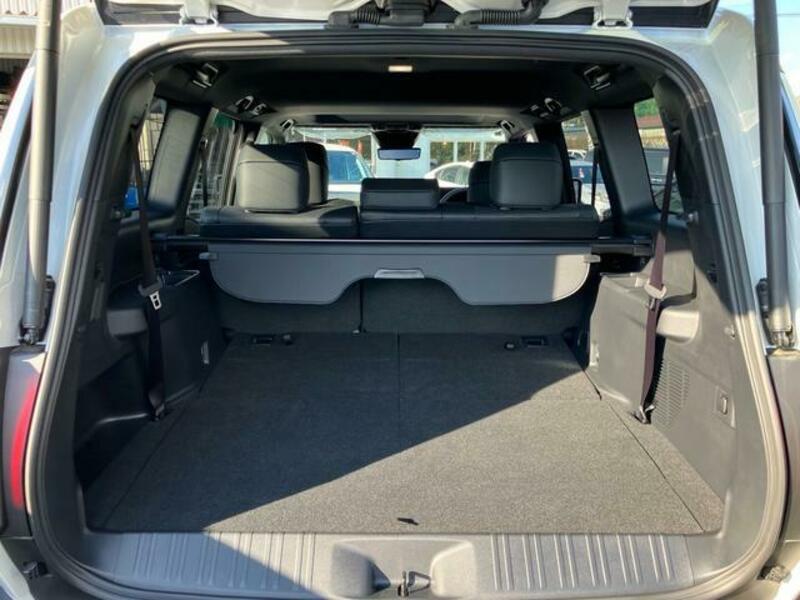 LAND CRUISER 250
