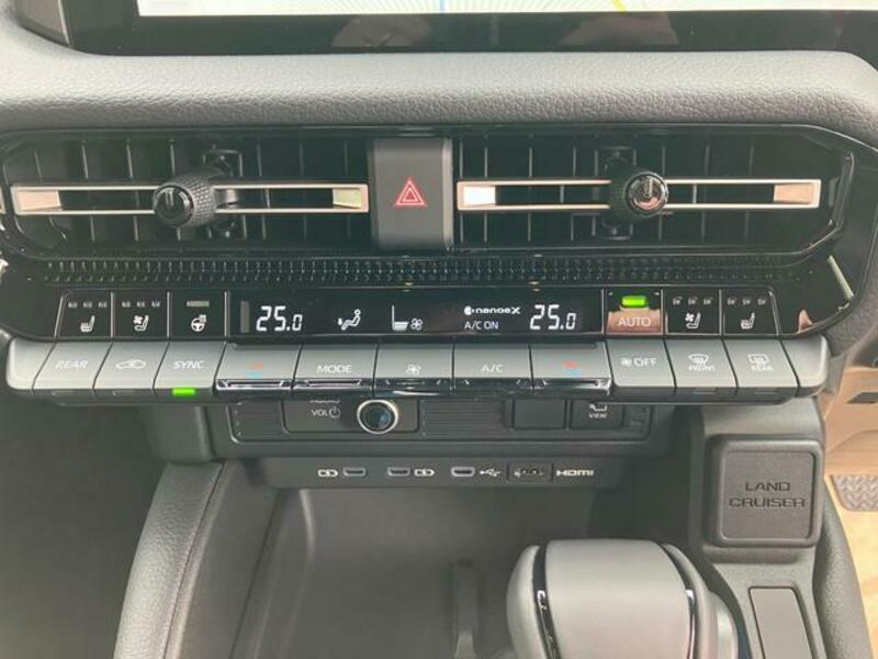 LAND CRUISER 250
